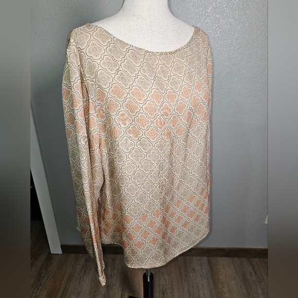 Vintage Finity Naturals 100% Silk Blouse with Cute Salmon and Cream Print. 2x - Picture 3 of 10